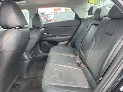 Certified 2023 Hyundai Elantra Limited FWD image 7