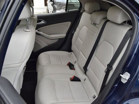 Used 2017 Mercedes-Benz GLA 250 4MATIC image 34