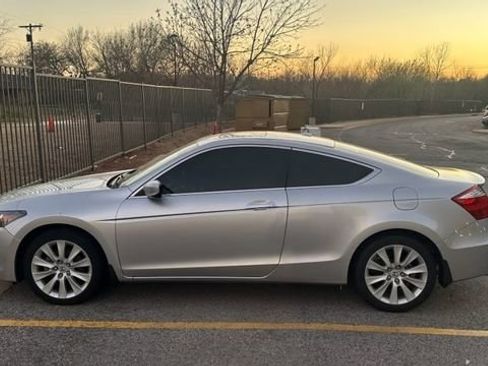 Used 2009 Honda Accord EX-L image 2