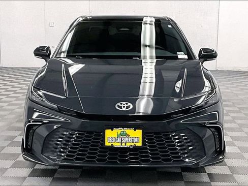 Used 2025 Toyota Camry XSE FWD image 4