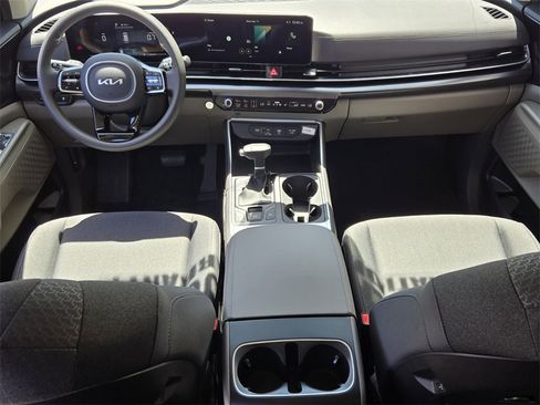 New 2026 Kia Carnival LX image 8