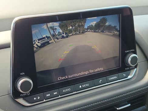 Used 2025 Nissan Rogue SV AWD/4WD image 26