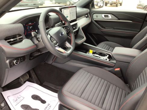 New 2026 Ford Explorer ST-Line w/ ST-Line Street Pack image 18