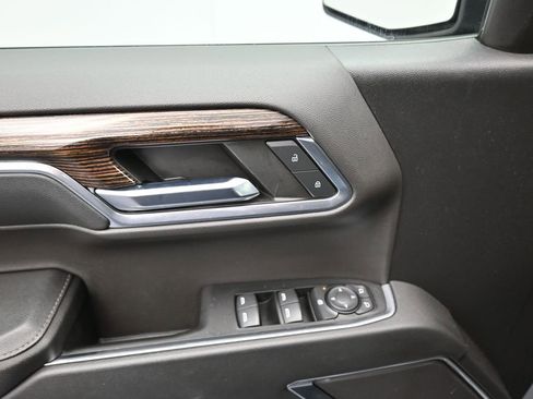 Used 2024 GMC Sierra 1500 Elevation image 11