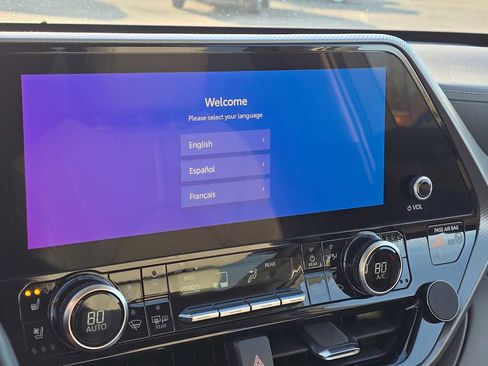 Used 2023 Toyota Highlander Platinum image 31