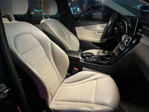 Used 2016 Mercedes-Benz C 300 4MATIC Sedan image 4