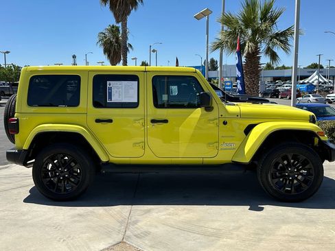 Used 2023 Jeep Wrangler Unlimited Sahara w/ Cold Weather Group AWD/4WD image 9