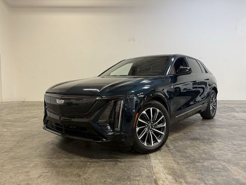 Used 2024 Cadillac Lyriq Sport AWD/4WD image 40