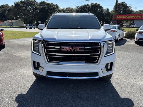 Used 2022 GMC Yukon SLT w/ SLT Premium Package image 8