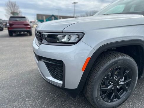 New 2026 Jeep Grand Cherokee Altitude AWD/4WD image 14