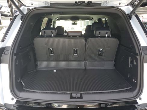 New 2026 Chevrolet Traverse RS image 9