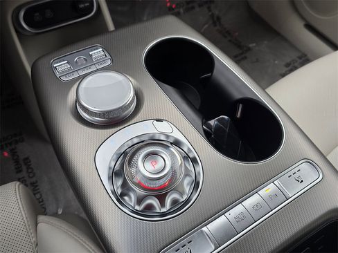 Used 2024 Genesis GV60 RWD image 27