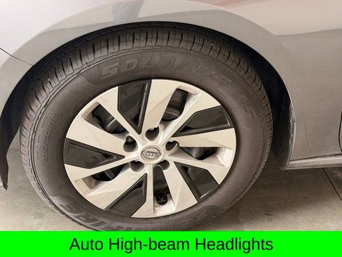 Used 2024 Nissan Altima 2.5 S FWD image 9