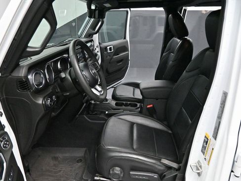 Used 2023 Jeep Wrangler Unlimited Sahara AWD/4WD image 12