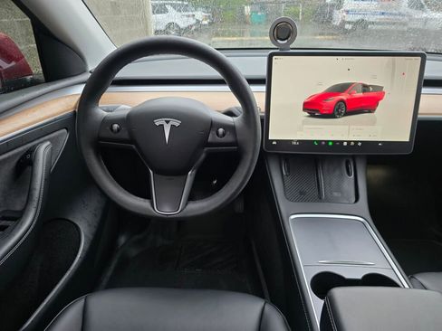 Used 2023 Tesla Model Y Long Range image 21
