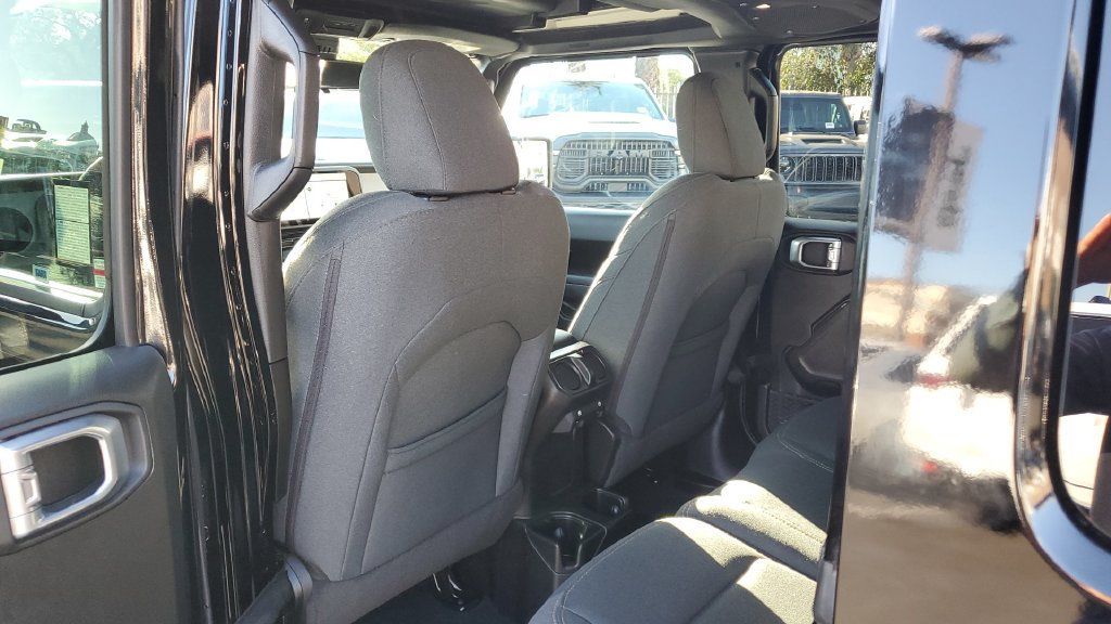 Used 2024 Jeep Wrangler Unlimited Sport AWD/4WD image 14
