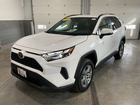 Used 2025 Toyota RAV4 XLE image 3