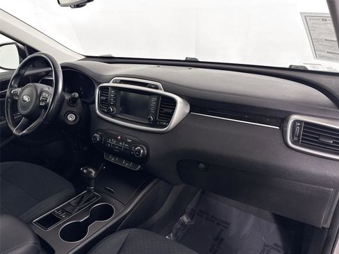 Used 2018 Kia Sorento LX w/ LX V6 Convenience Package image 39