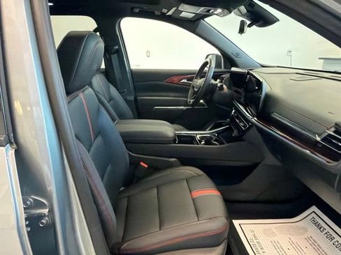 Used 2026 Chevrolet Traverse RS w/ LPO, Floor Liner Package AWD/4WD image 40