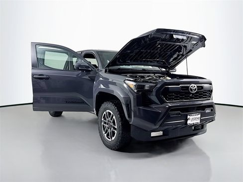 Used 2024 Toyota Tacoma TRD Off-Road image 21