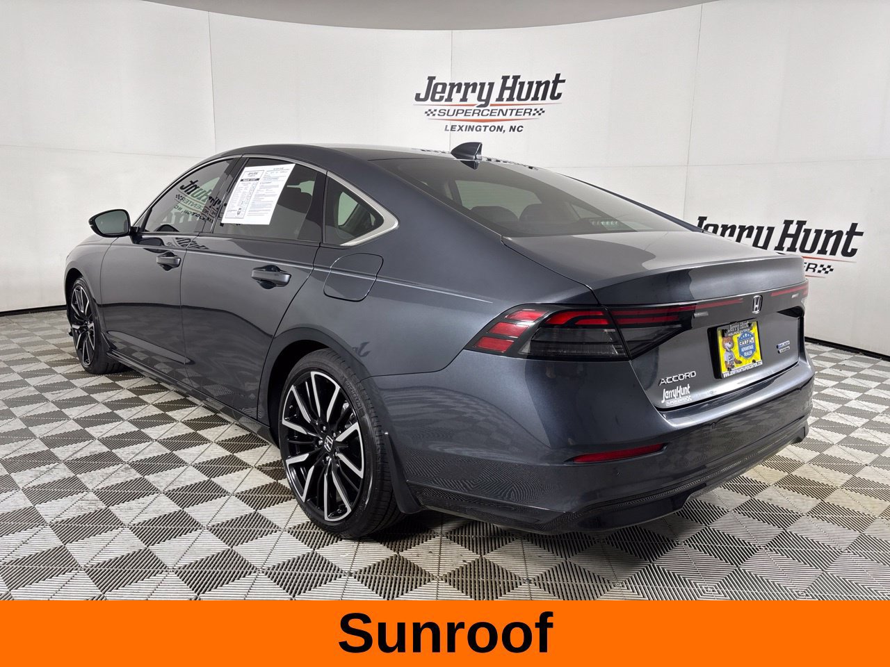 Used 2024 Honda Accord Touring image 8