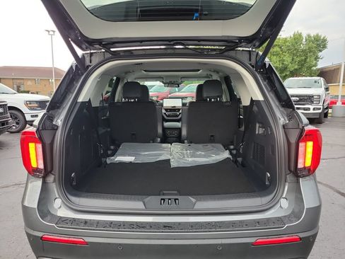 New 2026 Ford Explorer Active w/ Active Comfort Package AWD/4WD image 10