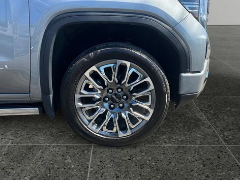 Used 2025 GMC Sierra 1500 Denali Ultimate AWD/4WD image 9