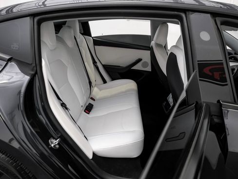 Used 2025 Tesla Model 3 Long Range image 29