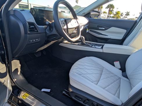 New 2026 Nissan Sentra SL w/ Floor Mat Package FWD image 11
