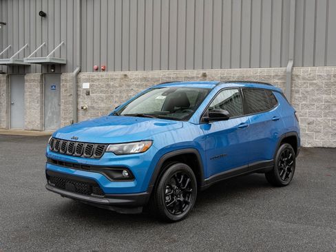 New 2026 Jeep Compass Latitude image 3