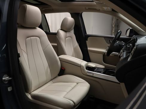 Certified 2022 Mercedes-Benz GLB 250 4MATIC image 10