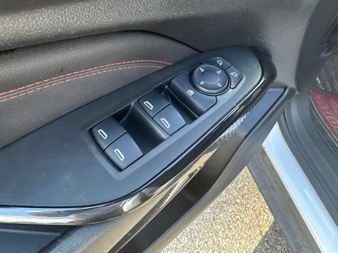 Used 2024 Chevrolet Trax RS FWD image 9