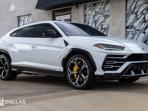 Used 2020 Lamborghini Urus image 17