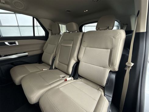 Used 2023 Ford Explorer XLT w/ Class IV Trailer Tow Package image 33