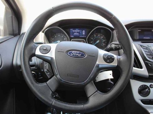 Used 2014 Ford Focus SE w/ SE Sport Package FWD image 15