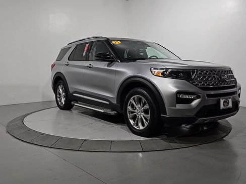 Used 2021 Ford Explorer Limited w/ Equipment Group 301A AWD/4WD image 8