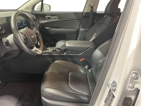 Used 2025 Kia Sportage EX FWD image 14