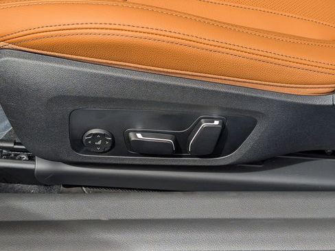 Used 2025 BMW 230i xDrive Coupe w/ Premium Package image 25