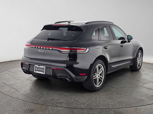 Used 2023 Porsche Macan AWD/4WD image 5