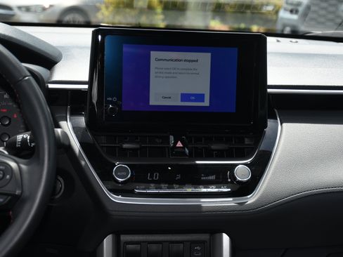 Used 2024 Toyota Corolla Cross AWD Hybrid w/ Moonroof Package image 16