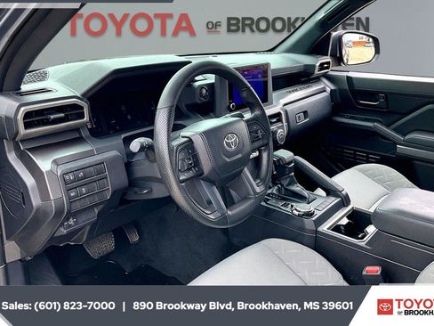 Used 2025 Toyota Tacoma SR5 AWD/4WD image 12
