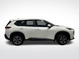 Used 2023 Nissan Rogue SV image 2
