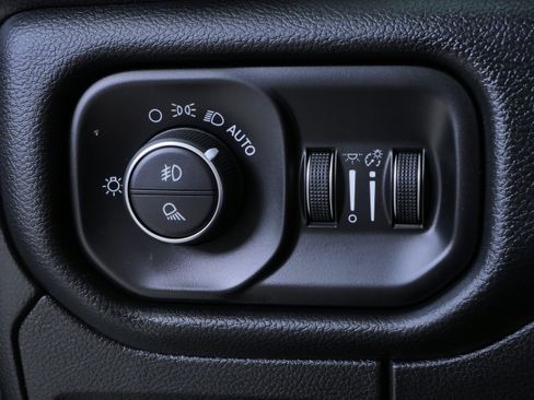 Used 2020 RAM 1500 Laramie w/ Sport Appearance Package AWD/4WD image 23
