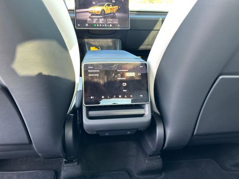 Used 2026 Tesla Model Y AWD image 27