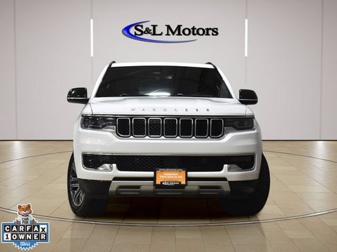 Certified 2024 Jeep Wagoneer Series II w/ Flexible Seating Group AWD/4WD image 5