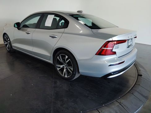 Used 2025 Volvo S60 B5 Core image 8