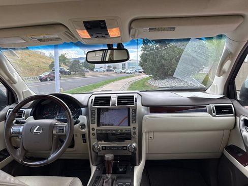 Used 2019 Lexus GX 460 Premium w/ Premium Package AWD/4WD image 31