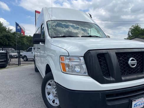 Used 2020 Nissan NV 2500 SV w/ Back Door Glass Package image 3