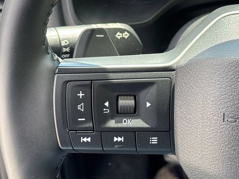 Used 2026 Nissan Rogue SV AWD/4WD image 17