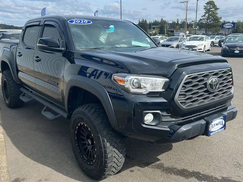 Used 2020 Toyota Tacoma TRD Off-Road w/ Technology Package AWD/4WD image 3